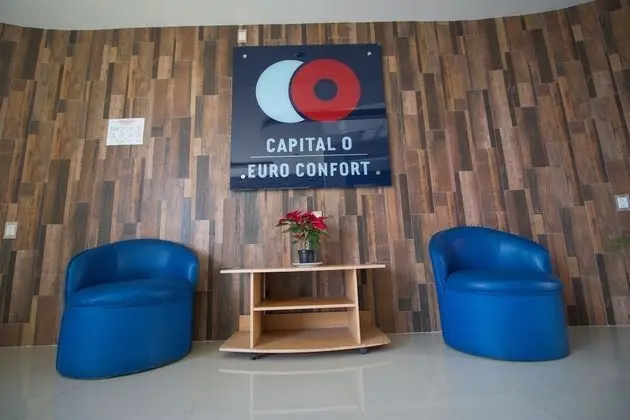 Capital O Hotel Euro Confort - Lobi