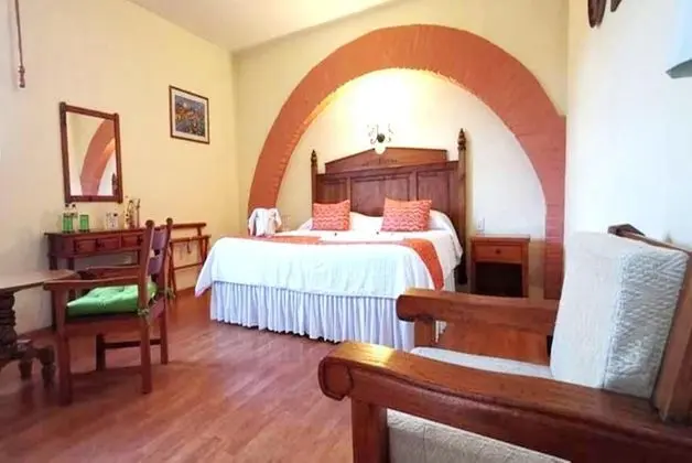 Capital O Hotel Rincon Del Arco - Oda