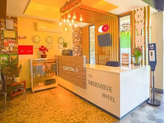 Capital O Vaccinated Staff - OYO 785 The Greenhive Hotel - Lobi