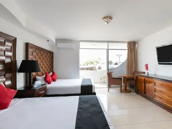 Capital O Zona Dorada Inn, Mazatlán - Oda