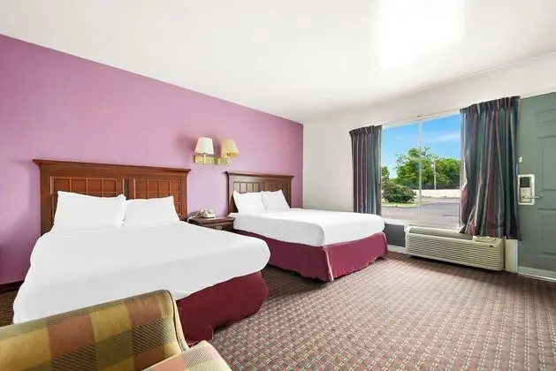 Capitol Inn And Suites - Oda
