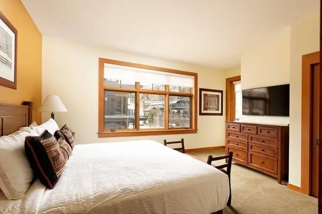 Capitol Peak Lodge by iTrip Vacations Aspen Snowmass