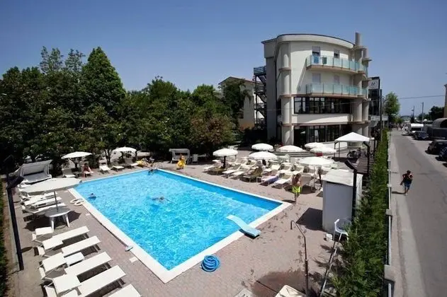 Hotel Capitol - Öne Çıkan Resim