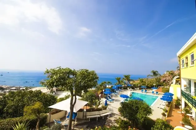 Hotel Capizzo - Dış Mekan