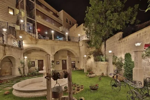 Cappadocia Fairy Chimneys Minia Cave Hotel - Havuz