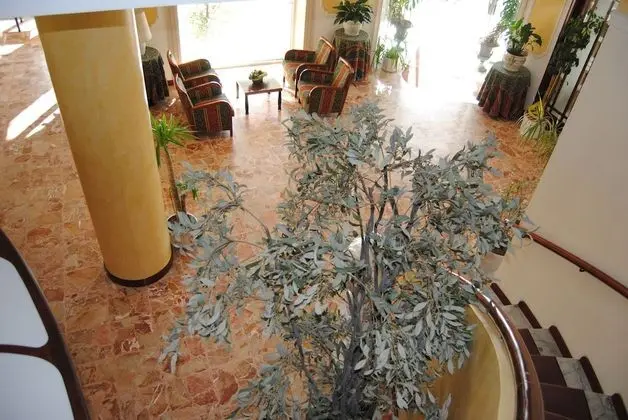 Hotel Capri & Residence - Lobi