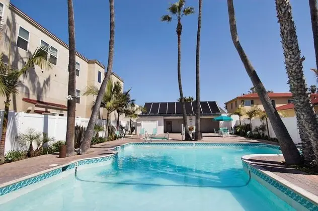 Capri by the Sea by All Seasons Resort Lodging - Havuz