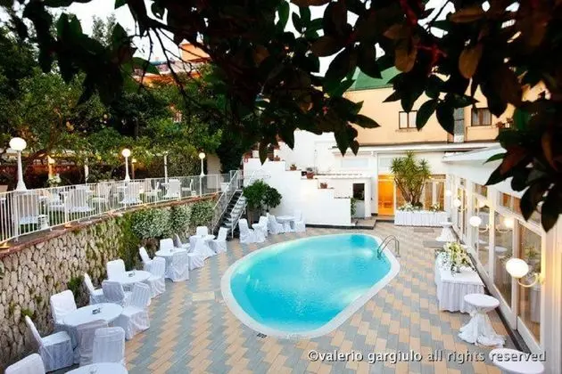 Capri Hotel