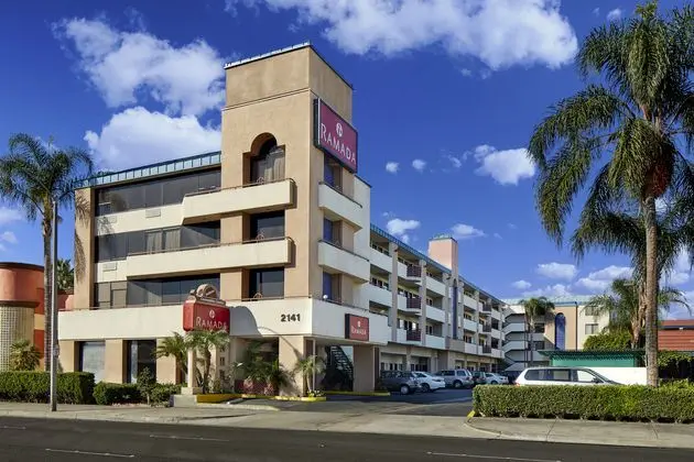 Capri Suites