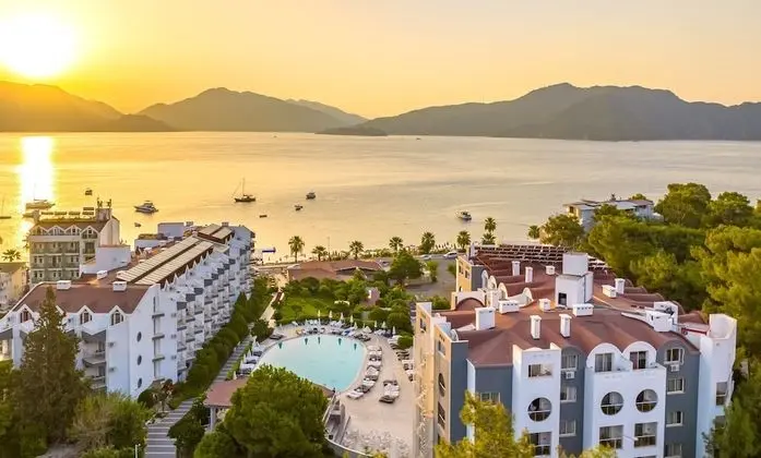 Caprice Beach Hotel