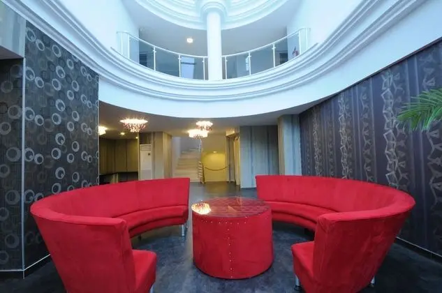 Caprice Beach Hotel