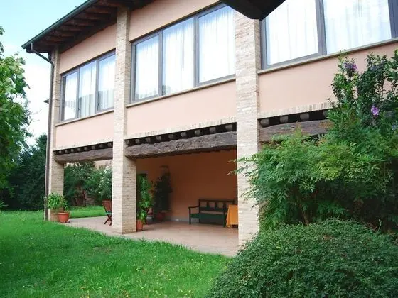 Villa in Capriolo With Patio, Courtyard, Garden, Parking - Dış Mekan