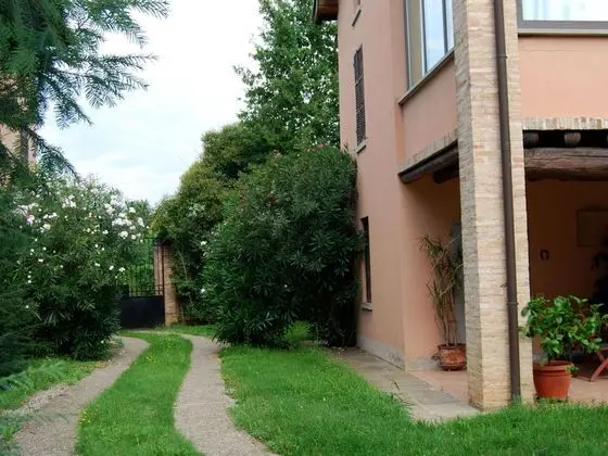 Villa in Capriolo With Patio, Courtyard, Garden, Parking - Dış Mekan