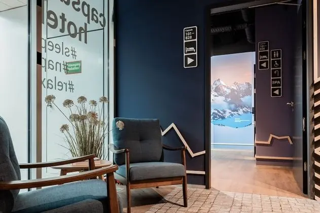Capsule Hotel - Alpine Garden Zurich Airport - Lobi