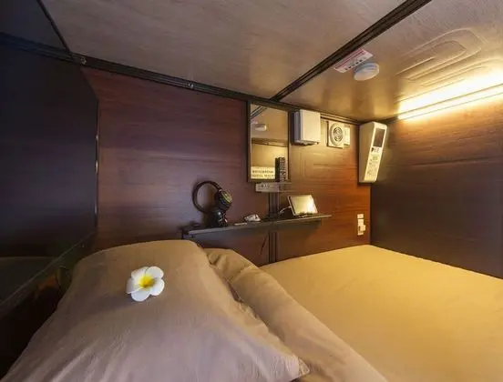 Capsule Hotel Anshin Oyado Premier Kyoto Shijo Karasuma - Oda