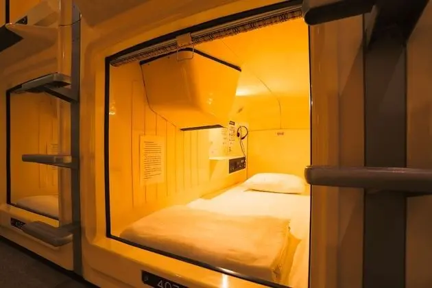 Capsule Land Yushima - Caters to Men - Oda