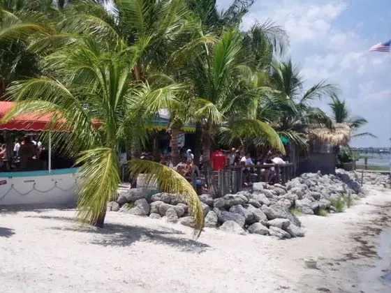 Capt Hiram's Resort - Plaj