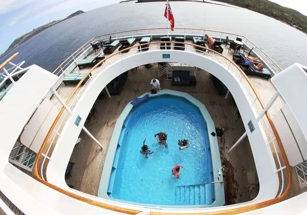 Captain Cook Cruises, Fiji's Cruise line - Havuz