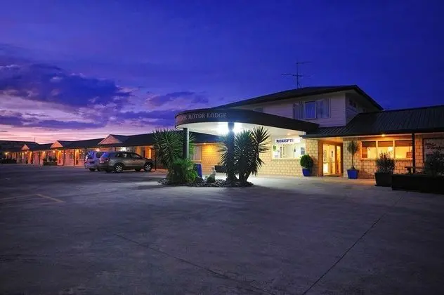 Captain Cook Motor Lodge - 1