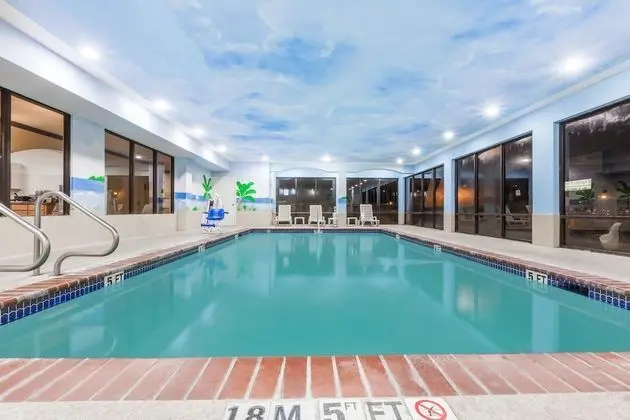 Captain Inn & Suites - Havuz