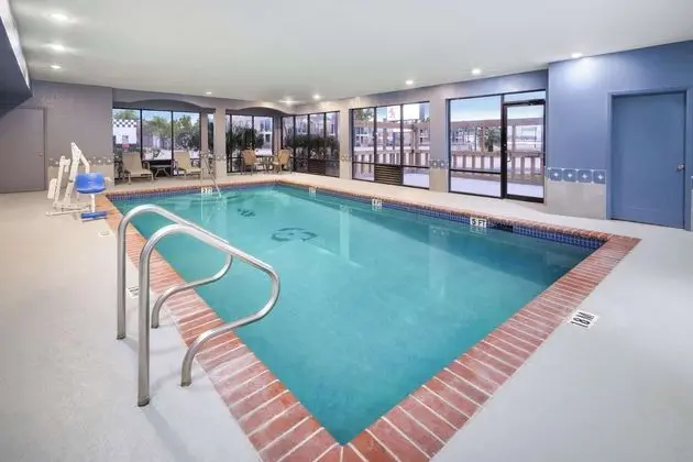 Captain Inn & Suites - Havuz