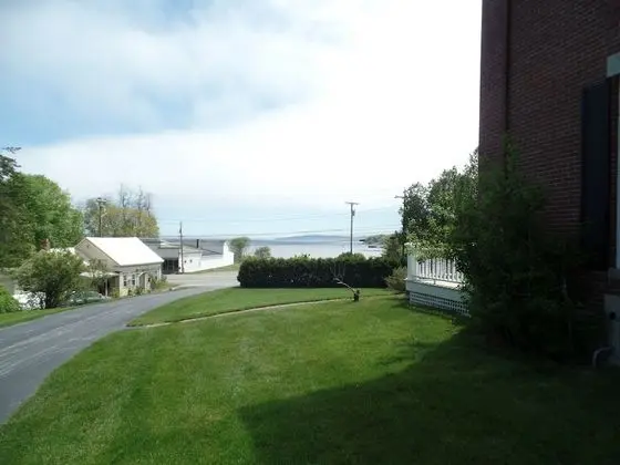 Captain Sweetser's Inn