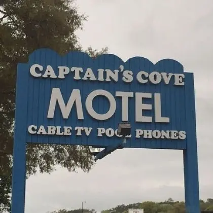 Captain's Cove Motel - Dış Mekan