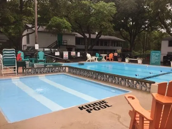 Captain's Cove Motel - Havuz