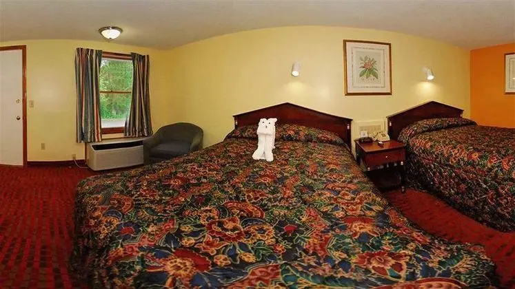 Captains-Quarters Motel & Conference Center