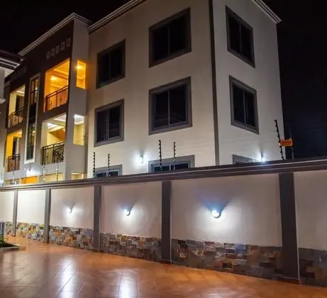 Captivating 1-bed Apartment in Tema, com 25