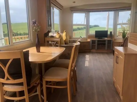 Captivating 2-bed Static Caravan in Holyhead - Öne Çıkan Resim