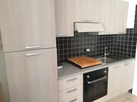 Captivating 2 Bedroom Apartment in Acquaseria - Mutfak