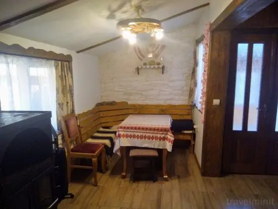 Captivating 3-bed House in Manastirea Humorului - Yerinde Yemek