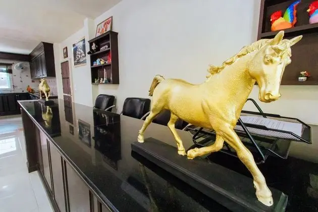 Captivating 3-bed Villa in Muang Pattaya - Genel