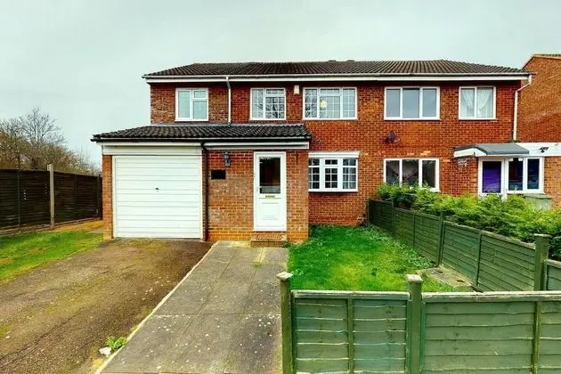 Captivating 4-bed House in Milton Keynes - Dış Mekan