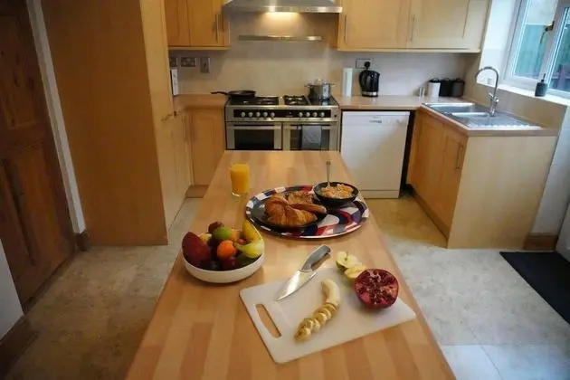 Captivating 4-bed House in Milton Keynes - Öne Çıkan Resim