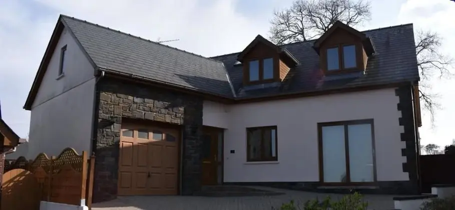 Captivating 4-bed House in West Wales, UK