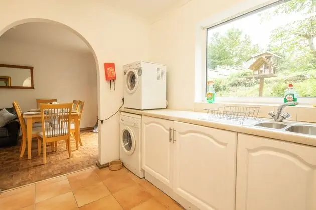 Captivating 4-bed, Pet Friendly House in Nelson