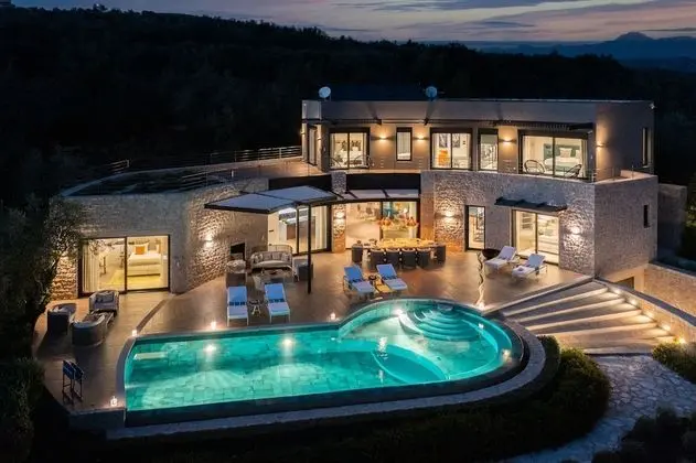 Captivating 5-bedr Villa Close Navarino Dunes Golf