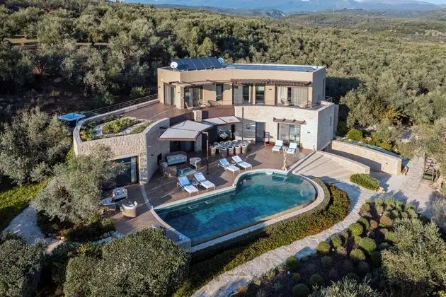 Captivating 5-bedr Villa Close Navarino Dunes Golf - Dış Mekan