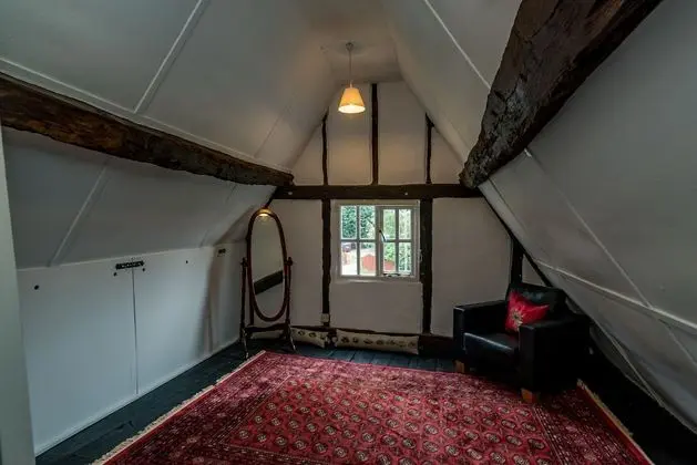 Captivating 6 Bed Cottage in the Village of Moulso - İç Mekan