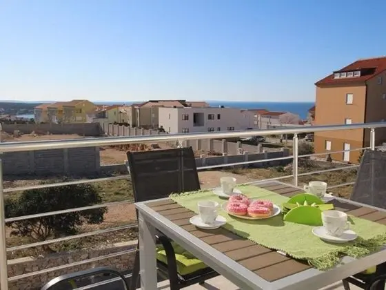 Captivating Apartment in Novalja With Bbq, Parking & AC - Yerinde Yemek