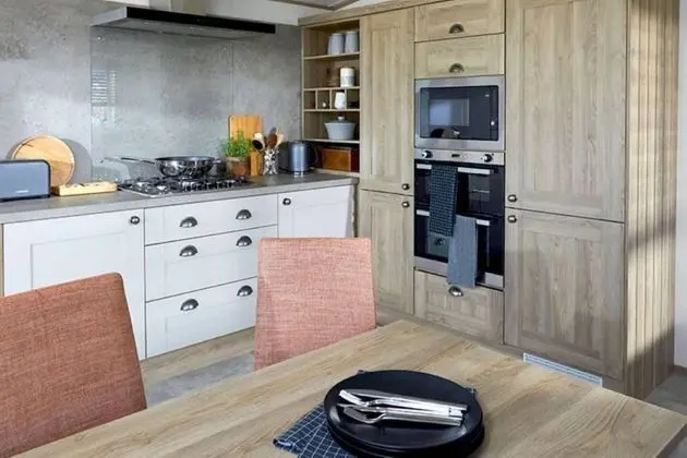 Captivating Bluebell Lodge 2-bed Cotswolds Caravan - Mutfak