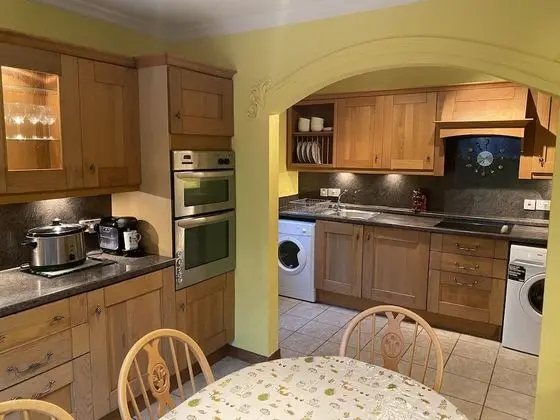 Captivating Cottage With Hot Tub Included Sleeps 6 - Mutfak