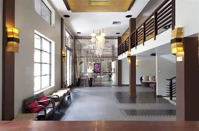 Hotel Cara - Lobi