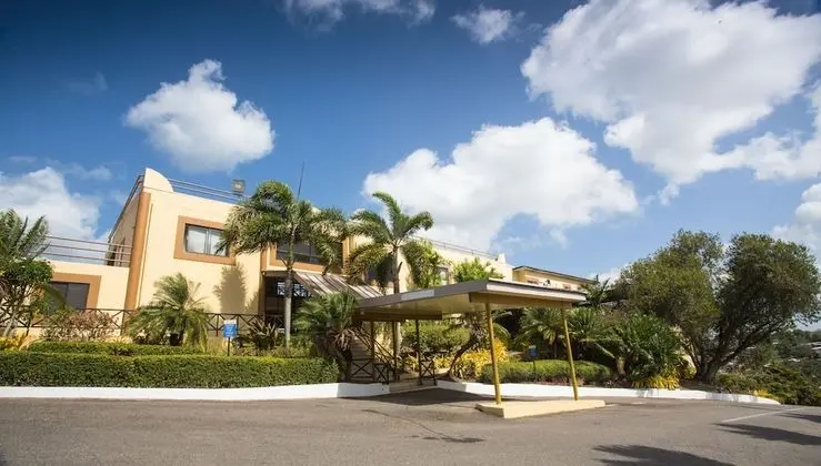 Cara Hotels Trinidad - Dış Mekan