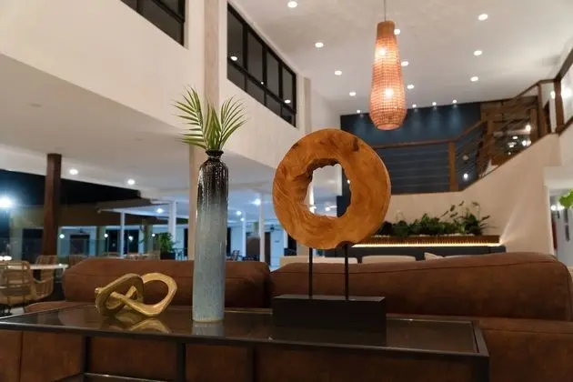 Cara Hotels Trinidad - Lobi