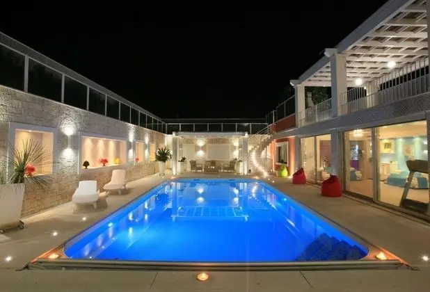 Villa Caraitria Lussuosa Villa con Piscina Privata