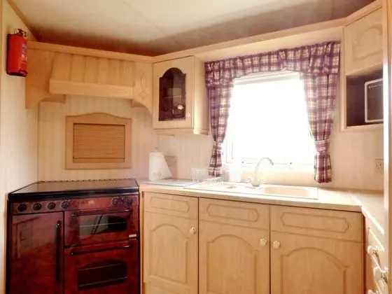 Caravan Hire at Sunnydale Holiday Park - Mutfak