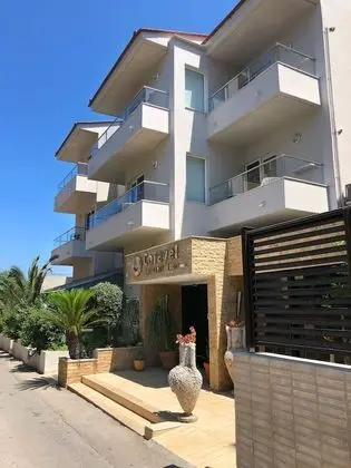 Caravel Apartment Hotel - Dış Mekan